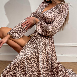 Venta al por mayor <span class=keywords><strong>Ropa</strong></span> <span class=keywords><strong>de</strong></span> <span class=keywords><strong>mujer</strong></span> Estilo largo Página completa Impreso Cinturón <span class=keywords><strong>de</strong></span> color brillante Vestido informal <span class=keywords><strong>de</strong></span> moda - Product Image 2