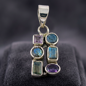 Pendentif Breloque en Argent avec Labradorite et Améthyste, Design Géométrique Élégant pour Femme, Collection de Pierres Précieuses en Vrac, Tendance et Charmante, Produit de Tiers - Product Image 2