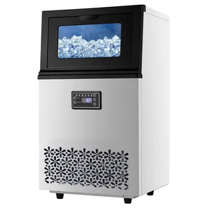 柜台下的商用制冰机在24小时内生产25-30公斤的冰，冰块机非常适合酒吧咖啡店