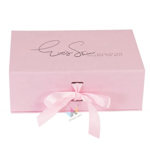 Caja de Regalo Magnética de Cartón de Lujo con Logotipo Personalizado en Oro Rosa para Damas de Honor, con Cinta - Product Image 2