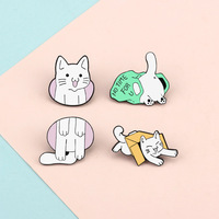 Broche en alliage motif chat coquin avec expression amusante, grande collection d'animaux de dessin animé mignons, pour décorations de sac à dos et pendentifs