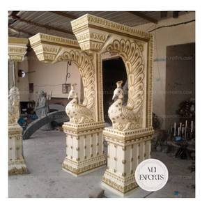 Arco de Entrada para Boda con Temática de Pavo Real, Pasillo y Camino de Lujo para Bodas Indias en Destinos Exclusivos, Color Personalizable - Product Image 1