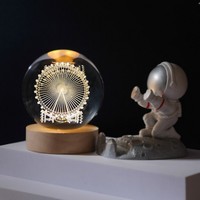 Sphère de cristal de 60 mm 80 mm représentant le système solaire, gravée au laser en 3D, avec lampe de nuit LED en bois