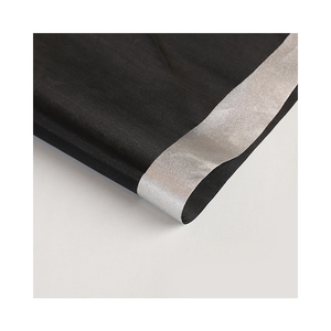 <span class=keywords><strong>Tissu</strong></span> 100% polyester enduit d'argent résistant à l'eau <span class=keywords><strong>tissu</strong></span> <span class=keywords><strong>de</strong></span> doublure <span class=keywords><strong>de</strong></span> <span class=keywords><strong>toit</strong></span> <span class=keywords><strong>de</strong></span> <span class=keywords><strong>voiture</strong></span> - Product Image 5