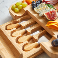 Charcuterieplanken en messenset, bamboe kaasplank, kaas- en vleesplateau, unieke housewarming cadeaus, bruidsdouche cadeau