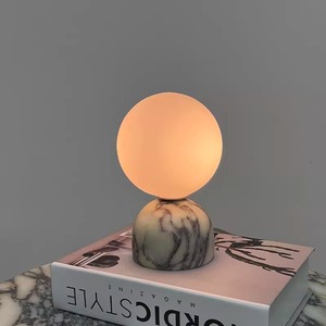 Lámpara de mesa de mármol estilo nórdico LED E27 con interruptor para iluminación ambiental de dormitorio y sala de estar - Product Image 2