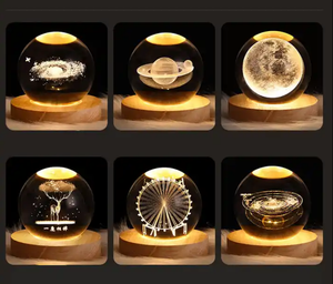 Commercio all'ingrosso Desktop decorazione per la casa nuvola luminosa sfera di cristallo luce notturna ornamenti 3d lampada a sfera di cristallo con Base in legno a led - Product Image 2