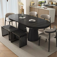Capacité de 4 à 8 personnes, confortable et polyvalent, design extensible qui s'adapte aux dîners intimes et aux réunions plus importantes