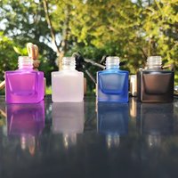 Recyclable 8ml givré violet vide luxe classique suspendu verre voiture désodorisant huile essentielle parfum voiture diffuseur bouteille