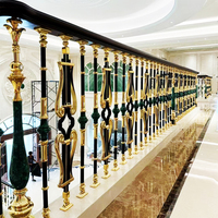 Rampe d'escalier en spirale moderne de luxe en or et noir, balustre en aluminium pour balcon de villa