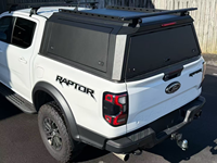 Coque de camping-car pour pick-up 4x4 en aluminium, installation sans perçage, feux stop intégrés, étanche, robuste, durable, personnalisable