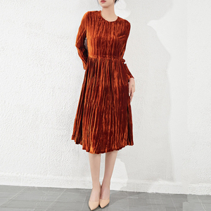 Nuovo Abito da Sera in <span class=keywords><strong>Velluto</strong></span> a Mezza Lunghezza Personalizzato per Donna, Maniche Lunghe Imbottite, Collo Plissettato, per Festa di Capodanno 2025 - Product Image 4