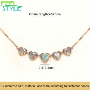 Collier tendance en acier inoxydable avec pendentif cœur souriant, chaîne avec pendentif cœur en zircon cubique, vente en gros - Product Image 3