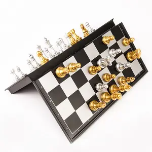 Set di scacchi medievali con scacchiera di alta qualità 32 pezzi di scacchi in argento dorato gioco da tavolo magnetico Set di Figure di scacchi szachy Checker