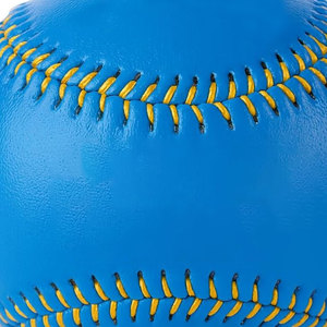 Ballons de softball en cuir personnalisés en gros pour OEM, avec logo sur mesure, promotionnels, légers, durables, de haute qualité, pour l'entraînement et les matchs - Product Image 3