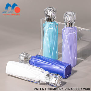 Bouteilles essentielles de lotion cosmétique d'emballage acrylique bleu de soins de la peau de forme en cristal de <span class=keywords><strong>50ml</strong></span> avec la pompe - Product Image 3