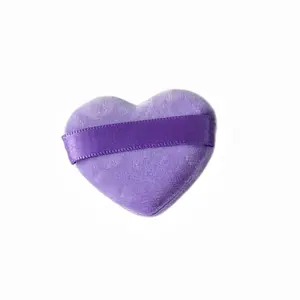 Оптовая продажа, индивидуальный логотип, фиолетовая Бархатная подушка для макияжа в форме сердца
