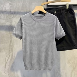Nouveau T-shirt d'été pour homme, style européen et américain, coupe ajustée, en maille fine, à manches courtes, col rayé 3D, tendance, pour le bureau - Product Image 5