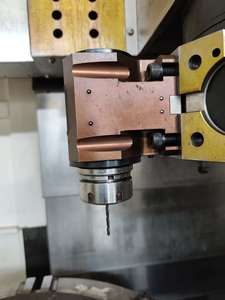 <span class=keywords><strong>Tour</strong></span> CNC <span class=keywords><strong>vertical</strong></span> 2 axes haute précision pour <span class=keywords><strong>usinage</strong></span> de moyeux de roue, système de commande Fanuc, haute rigidité VTC900 - Product Image 2