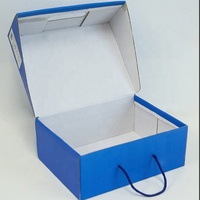 Boîte en carton kraft naturel noir et blanc sur mesure avec gaufrage et doublure en éponge pour petites entreprises