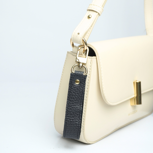 Fabricant OEM ODM, porte-clés en cuir italien véritable avec logo personnalisé, cadeau d'affaires haut de gamme, porte-clés, cadeau d'entreprise - Product Image 4