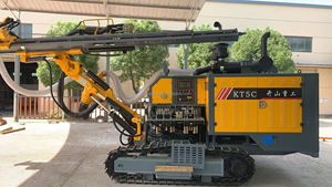 Kaishan KT5 크롤러 DTH 드릴 리그 오픈 피트 채굴 및 채석을위한 높은 침투율 폭발 구멍 드릴링 머신 - Product Image 2