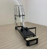 Máquina de Pilates Reformer Duradera y Estable con Colores y Logotipos Personalizables, con Media Potencia para Entrenamiento de Yoga y Fitness