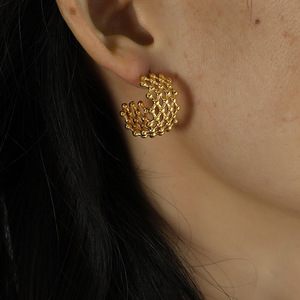 <b>Titanium</b> Steel <b>Stud</b> Earrings Gold Beaded C Shape Mesh Design Hong Kong Style 18K Gold Plated Geometric Fashion Jewelry - Product Image 3