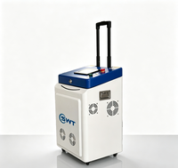 Machine de nettoyage au laser à fibre pulsée portative 100w 200w 300w 500w pour enlever la rouille, le vernis et la peinture sur le métal et le bois