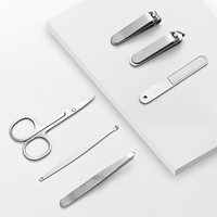 Ensemble de 6 outils de manucure, coupe-ongles et ciseaux en acier inoxydable durable, avec boîte en fer, pour usage personnel