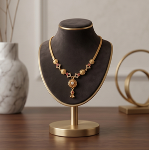 Collar Gargantilla Tradicional con Motivo de Estrella en Oro Chapado de DIVYORO, Joyería para Mujer, Colección Étnica para Novias y Eventos de Boda - Product Image 1