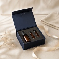 Boîte magnétique personnalisée avec fermeture à charnière, insert en mousse bleu marine mat, ensemble de flacons compte-gouttes ambrés pour cosmétiques, présentation en boîte à charnière