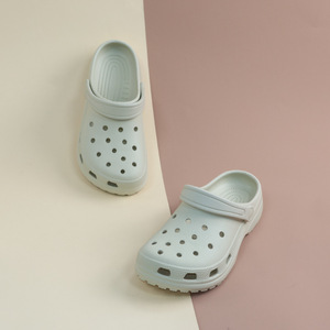 Zuecos de Plástico Azul Claro, Punta Abierta, Suela de EVA, Transpirables, Sandalias de Verano - Product Image 1