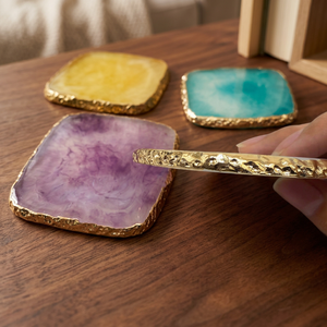 Juego de Posavasos Modernos Hechos a Mano con Resina Epoxi |   Posavasos de Estilo Ágata con Detalles Dorados, Diseño Artístico de Naturaleza Muerta, Alta Calidad - Product Image 5
