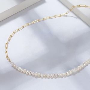 Gargantilla minimalista de Plata de Ley 925 para hombre y mujer, collar de cadena con Clip de papel de perlas de agua dulce barrocas chapadas en oro - Product Image 3