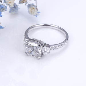 Bague en platine avec diamant taille coussin Messi Jewelry MSR-1359 pour femme - Product Image 3