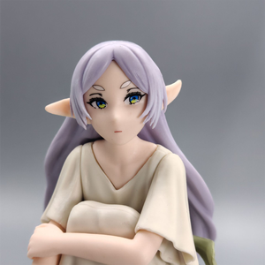 Frieren da "cronache di Frieren" figura di Anime accovacciata: Frieren in pigiama pezzo da esposizione, Desktop Premium. - Product Image 2
