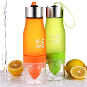 Idratazione riutilizzabile infusione attiva infusore <span class=keywords><strong>per</strong></span> frutta spremiagrumi <span class=keywords><strong>tazza</strong></span> 2 IN 1 bottiglie d'acqua al limone <span class=keywords><strong>per</strong></span> Yoga Pilates - Product Image 5