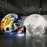 Globe terrestre et lunaire géant gonflable lumineux à LED personnalisé de 4 m pour événements sur le thème de l'espace et musées