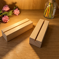 Lámpara de Mesa LED Inalámbrica con Base de Madera Sólida Resistente, Control Remoto, Funciona con Pilas AAA, Certificación CE, Acabado Pulido