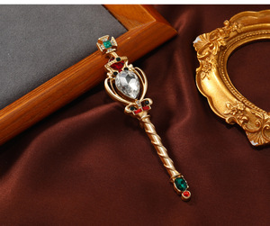 Broche de Cristal Retro Luxuoso em Liga de Zinco com Revestimento em Ouro Rosa para Crianças e Presentes de Noivado e Casamento Unissex - Product Image 4
