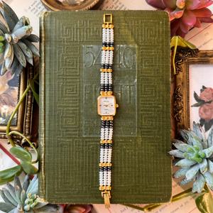 Reloj de Pulsera de Cuarzo Dorado Vintage Hecho a Mano para Mujer, Accesorios de Moda Retro con Diseño Único de Botones y Cuentas, Joyería Personalizada - Product Image 3