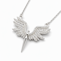 Kaanjewelry Pendentif Élégant en Argent Sterling 925 avec Ailes d'Ange, Boule Pavée de Zircons Cubiques, Épée et Poignard, Plaqué Rhodium, pour Femme et Homme