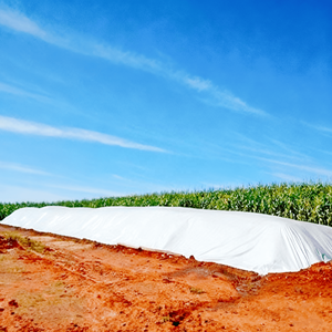Meilleures ventes, bâche en plastique imperméable et résistante aux perforations, noire et blanche, pour le stockage de l'<span class=keywords><strong>herbe</strong></span> et des aliments pour animaux - Product Image 6