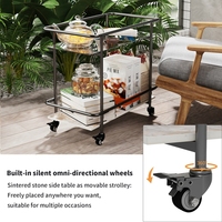 Chariot de rangement pour la maison moderne avec dessus en verre trempé et fond en pierre frittée Table d'extrémité roulante à 2 niveaux sur roues