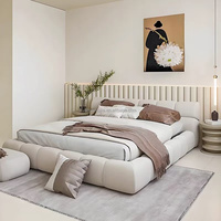 Lit double rembourré en tissu doux de haute qualité de style moderne blanc pour chambre à coucher ou appartement
