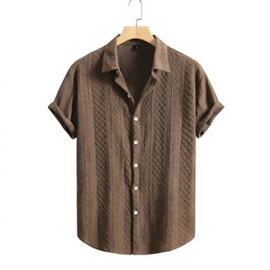 Chemise Homme Texturée Marron Décontractée à Col Revers Manches Courtes Boutonnée pour l'Été et les Vacances Style Urbain - Product Image 2