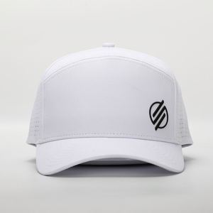 Casquettes de baseball personnalisées de haute qualité à 7 panneaux, en caoutchouc blanc, avec logo imprimé, visière incurvée, fermeture à pression, découpe au laser, trous perforés - Product Image 1