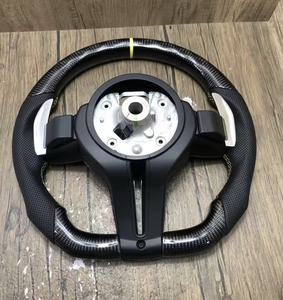 Volante in Fibra di Carbonio Premium per <span class=keywords><strong>BMW</strong></span> Serie 5 e 6, Configurazione Alta, 1 Pezzo in Pelle X3, Confezionato con Cuscino Antiurto + Scatola di Cartone - Product Image 5