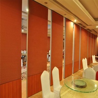 Cloison mobile pliable moderne insonorisée avec cadre en aluminium de 100 mm d'épaisseur pour hôtel, salle de conférence, école, portable